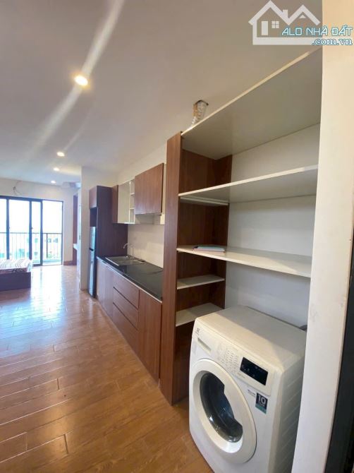 SIÊU PHẨM CĂN HỘ BIỂN - TÒA NHÀ 4 TẦNG - 180M2 - ĐỐI DIỆN ĐẠI HỌC KINH TẾ -DÒNG TIỀN 80 TR - 1