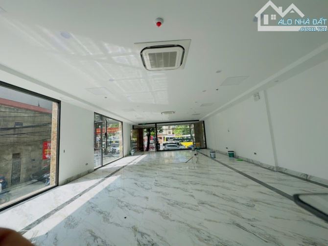 BÁN TOÀ BUILDING 10 TẦNG 245 m², 95 tỷ  MẶT PHỐ NGUYỄN HOÀNG TÔN, TRUNG TÂM TÂY HỒ. - 1