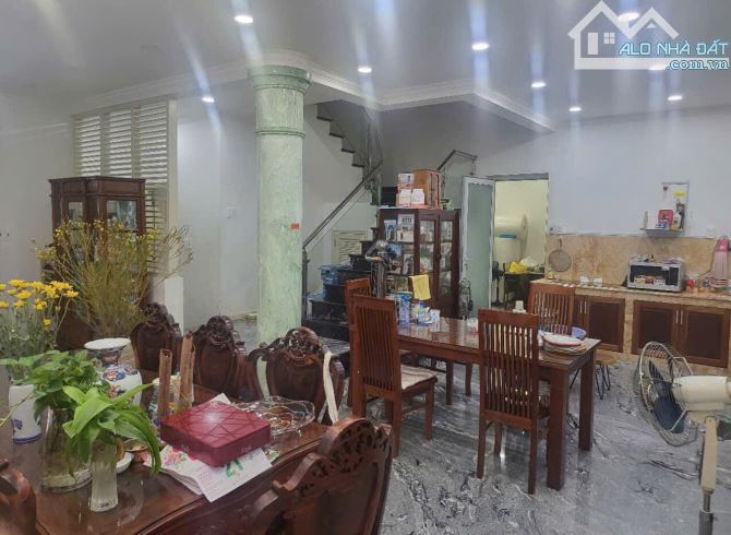 BIỆT THỰ TRUNG TÂM QUẬN 1 –2/6 NGUYỄN THÀNH Ý, 180M2,4 TẦNG GARA Ô TÔ GIÁ 53TỶ - 1