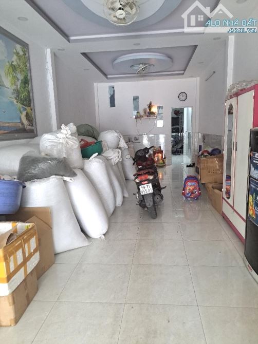 Nhà 2 Tầng Mặt tiền Trần Thị Hè, Hiệp Thành, Q12 - Dt 70m2 (4x20), kinh doanh đa ngành. - 1