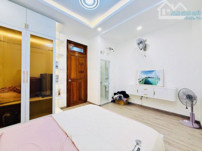 Bán nhà đẹp Quang Trung, hẻm xe hơi đậu cửa, 4PN khép kín, ngang 4,2m, chỉ 6 tỷ 7 nhỉnh - 1