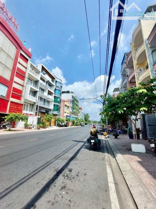 Cho thuê MT 52-54-56-58 Đường số 26, P11 Quận 6. DT 18x24m - 1