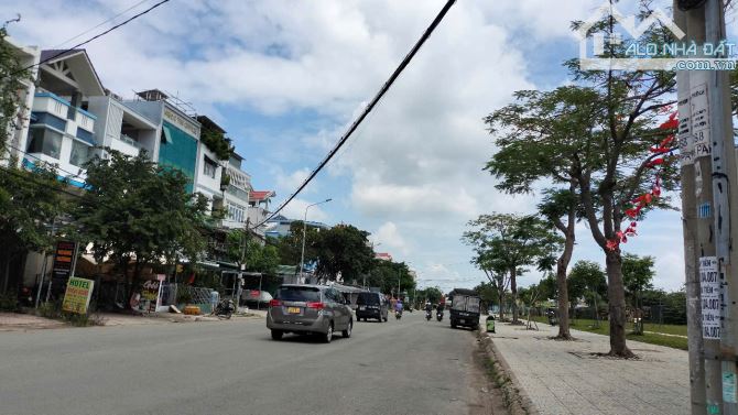 Siêu Phẩm mặt tiền Đ số khu dân cư Vĩnh Lộc đối diện công viên Hồ Trái Tim 114m2,4 Tầng - 1