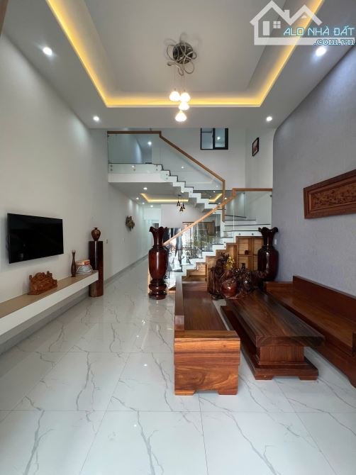Nhà Mê Lửng nội thất Gỗ hẻm 82 Đỗ Xuân Hợp.5x22m, 3PN, Sân Ô tô, Giá hơn 3 tỷ 689 chút - 12