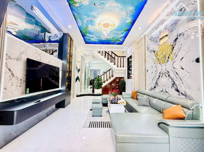 Bán Nhà Q12 - 55M2 (4 x 15 ) -3Tầng - Hẻm HXH 8M  -  Chỉ 5,79 Tỷ. - 12