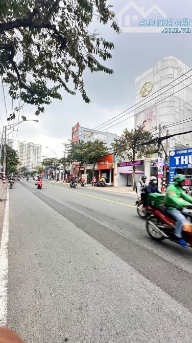 Gấp bán căn nhà 118m2 mặt tiền đường Đặng văn bi , p. Bình thọ ,tp . Thủ Đức -18 tỷ - 2