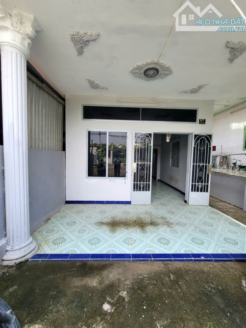 4Tỷ500__196m2(6,6x37,8)__Bán đất tặng nhà cấp 4 mặt tiền đường Hoàng Cầm, gần Làng Đại Học - 2