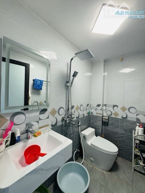 Bán nhà dân xây Ngọc Thụy 36m2, 4 tầng, 4 phòng ngủ, ô tô 7 chỗ đỗ cửa, 7tỷ hơn - 2