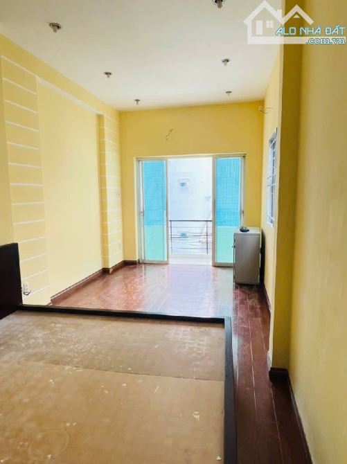 🏦 Bán nhà 1trệt,2lầu,hẻm 3m thông đường Nguyễn Tiểu La Quận 10-DT 4,5x9. Giá5tỷ550 - 2