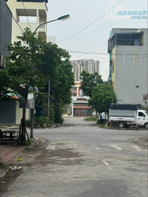 BÁN NHÀ  BIỆT THỰ PHÂN LÔ TĐC  TỨ HIỆP. DT 185M. NHÀ 5 TẦNG . LÔ GÓC. MT 10 M . ĐẦU TƯ - 2
