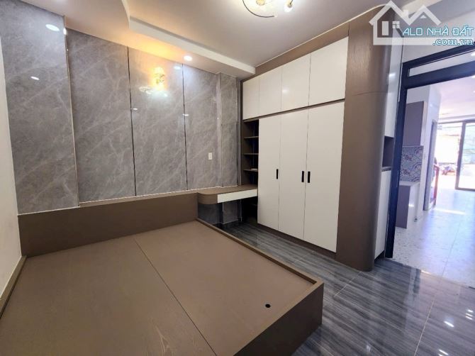 Bán gấp nha mới đẹp ở ngay Âu Dương Lân, xe hơi đỗ cửa, 51m2, full nội thất, SHR. - 2