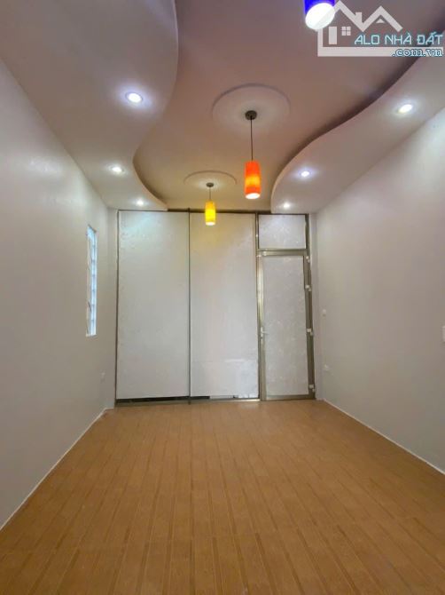 Cho thuê nhà 5 tầng nội thất đầy đủ phố Đội Cấn, Ba Đình. Giá: 14tr - 2