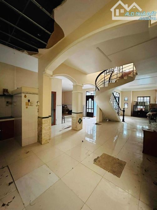Bán gấp nhà ở ngay Cao Xuân Dục, diện tích khủng 160 m2, SHR, nở hậu taif lộc, chỉ 9 tỷ. - 2