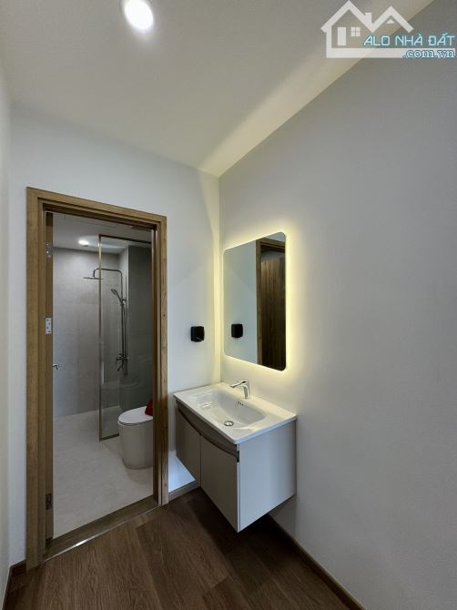 Hàng hot: Căn 3PN 97m2 Ecopark. Full giá 5.570 tỷ - sẵn đồ liền tường, view sông/ tầng đẹp - 2