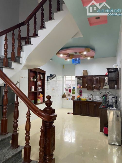 BÁN NHÀ 3 TẦNG KIÊN CỐ - SỔ ĐỎ CHÍNH CHỦ - 2