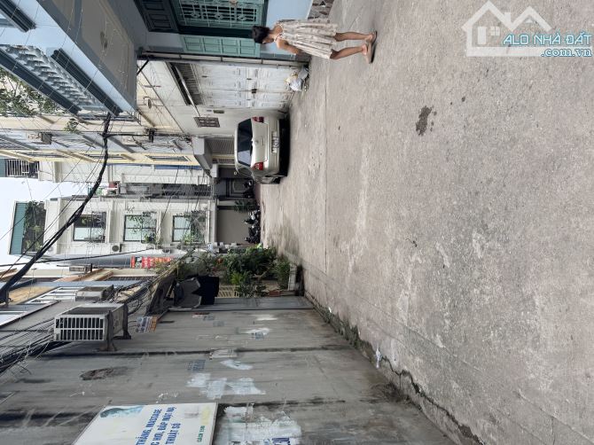 BÁN NHÀ TƯ ĐÌNH 55M2 - 4TẦNG - MẶT TIỀN RỘNG 8M - OTO VÀO TẬN NHÀ - 2