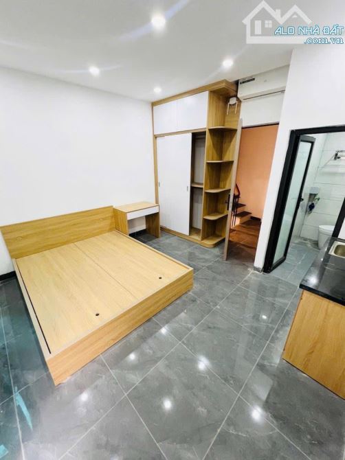 TÒA CCMN XÂY MỚI - GẦN BX GIÁP BÁT - MẶT NGÕ THÔNG - Ô TÔ - 10P KK - 46M2- GIÁ 12.8 TỶ - 2