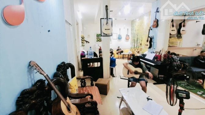 Bán nhà Hoàng Quốc Việt, Nghĩa Đô, Cầu Giấy. Diện tích 97m2 x 3T, MT 8,5m. Oto tránh, Kd. - 2