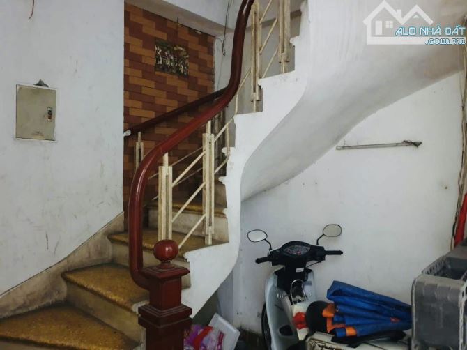MẶT PHỐ TRẦN NHẬT DUẬT 35m2, 5T - 6 LÀN XE ÔTÔ -LÔ GÓC - KINH DOANH GÌ CŨNG ỔN - 2