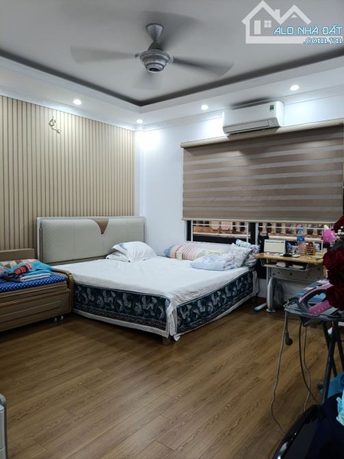 Chùa Bộc - Đống Đa - Diện Tích:45m X 6 Tầng - Giá:12 Tỷ - 2
