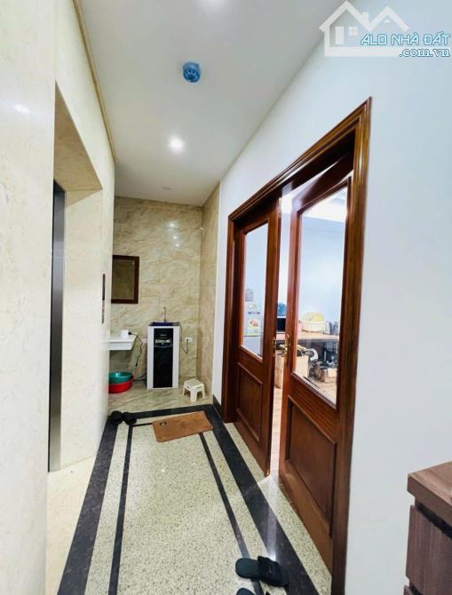 BÁN TOÀ VP 9 TẦNG THANG MÁY- ĐẠT CHUẨN PCCC - PHÂN LÔ Ô TÔ TRÁNH 105M GIÁ 45 TỶ. - 2