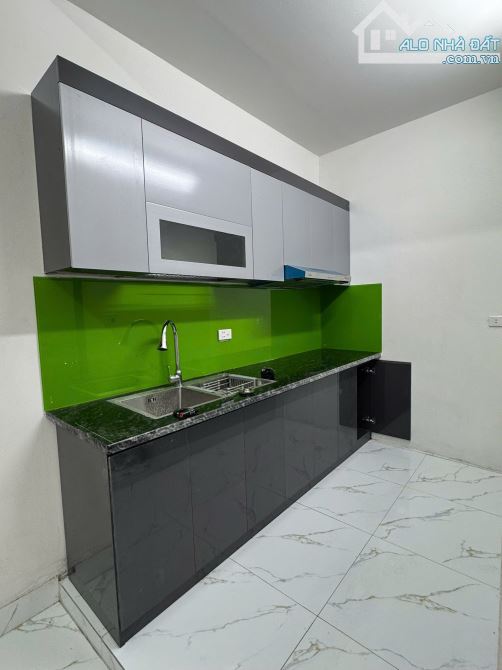 Bán nhà 2,5 tầng ngõ đường Hoàng Văn Thụ - 2