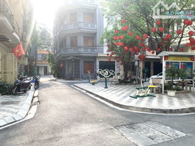 SIÊU HIẾM – PHÂN LÔ VIP – LÔ GÓC 2 Ô TÔ TRÁNH – VỈA HÈ – NGHĨA ĐÔ, CẦU GIẤY – 60M² - 2