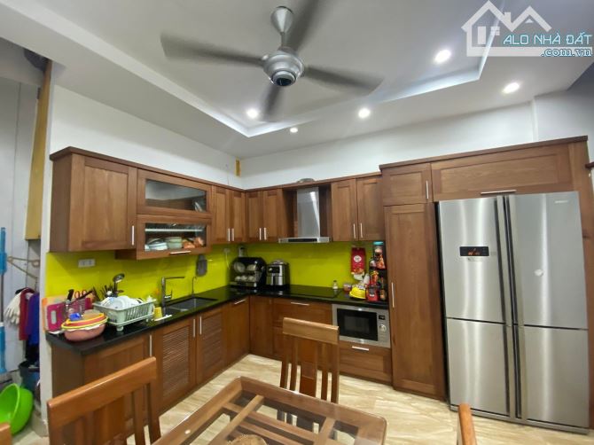 💥 NHÀ ĐẸP MỄ TRÌ - Ô TÔ ĐỖ CỔNG - NỘI THẤT GỖ LIM-55m² x 5 tầng | MT 4m | Giá: 12 tỷ - 2