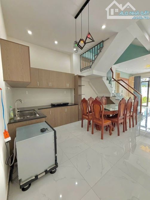 Nhà lầu mới xây dựng gần quảng trường Mỹ Tho, Tiền Giang - 2
