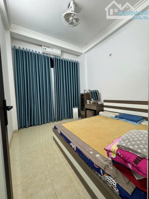 🌟 SIÊU PHẨM Cầu Giấy 35m x 4 tầng, 5 phòng, nhà đẹp, ngõ nông, dân xây. - 2