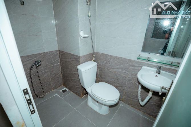 CHDV Quận 7 - 8x21, Hầm + 8 tầng, 50 phòng, Dòng Tiền thụ động 250tr/tháng Giá 52 tỷ TL - 2