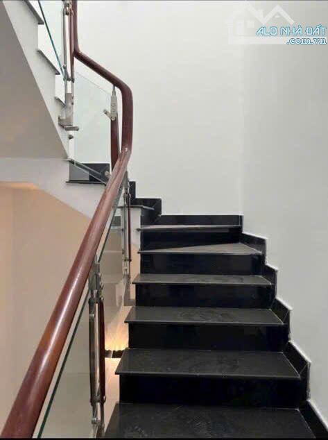 Nhà 3 tầng đẹp,HXH xe hơi quay đầu ,DT 61M² (4x 15,25m) vuông vắn, chỉ 6,5 tỷ thương lượng - 2