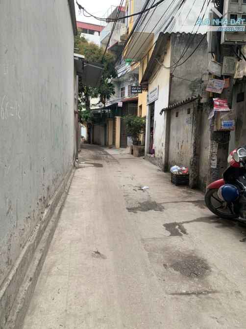 Bán Nhà Yên Hoà Cầu Giấy gần CV cầu giấy 45m 5 Tầng. Giá 9 tỷ - 2