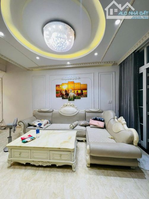 SIÊU PHẨM 3 TẦNG HOÀNG DIỆU – NHÀ ĐẸP FULL NỘI THẤT, NỞ HẬU PHONG THUỶ - 2