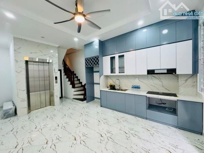 10m ra ô tô, Vũ Ngọc Phan dòng tiền 80 triệu/tháng 17 phòng, DT 110m2, MT 9,3m, chỉ 19,5tỷ - 2