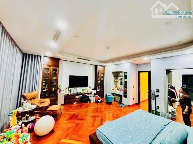 ⭐️BÁN GẤP NHÀ PHỐ TÔN ĐỨC THẮNG 100m2 X 8 TẦNG VỈA HÈ GIÁ 43.5 TỈ CÓ TL. - 2