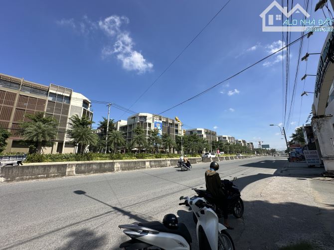 Bán lô góc 2 mặt tiền đường Đỗ Xuân Hợp, PLB Quận 9 - đối diện The Global city - 2