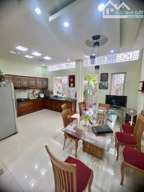 DT khủng Q8 biệt thự 4 tầng 6 x 20 = 120m2 ô tô ngủ 1 đời chủ - sát mặt tiền Tạ Quang Bửu - 2