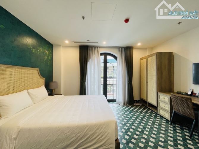 KHÁCH SẠN 5 sao " HANOI HOTEL" - 9 tầng LÔ GÓC 4 THOÁNG - VÌA HÈ ÔTÔ TRÁNH - 2