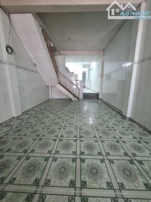 Bán nhà mặt tiền Lương Văn Can Q8, diện tích lớn (4x30) 1 trệt 1 lầu, Cho thuê giá cao - 2