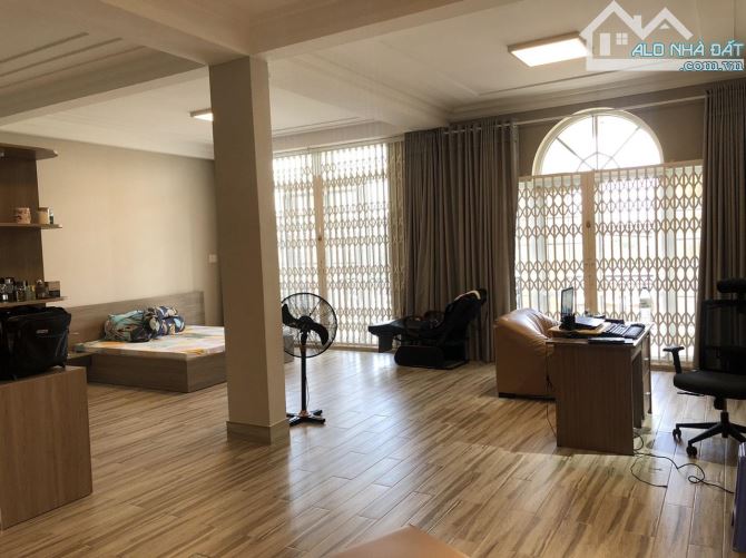 Bán Nhà MT Đường Trần Thị Ngôi - 8m x 20m - 160m/2- 1Trệt 2 Lầu + Sân Thượng- 4PN 5WC- F4 - 3