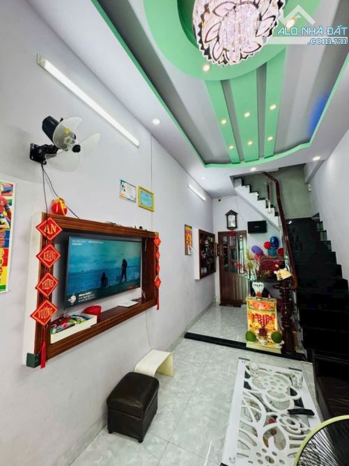BÁN NHÀ NGAY CUỐI ĐƯỜNG TÊN LỬA BTĐ B Bình tân ( 35m2 , 3 tầng ) Giá nhỉnh nhẹ 3 Tỷ - 3