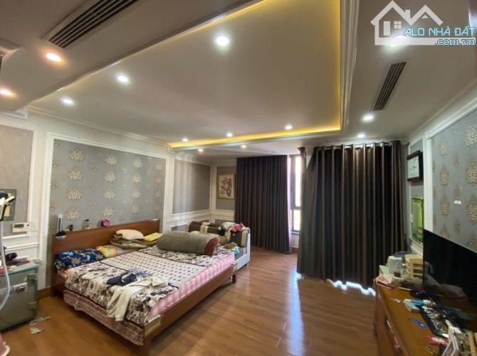 Mặt đường Trần Nguyên Hãn (gần Việt Tiệp) - 106m2 - MT 5,2m - 6,5 tầng - giá tốt 16,6 tỷ - 3