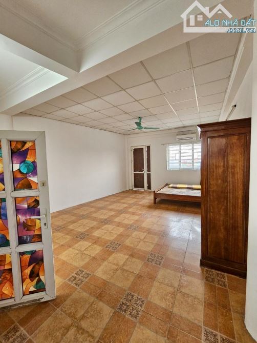 Bán nhà Việt Hưng dân xây 5 tầng 72m, gần mặt phố giá 9 tỷ hơn - 3