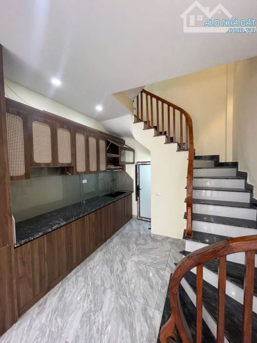 Bán nhà mới xây Biên Giang Hà đông, 34mX4 tầng, Cách QL6 200m, giá 3,25 tỷ - 3