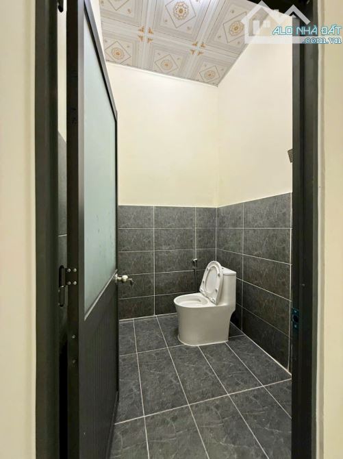 Bán nhà cấp 4 đẹp 124m2 gần chợ, trường học P. Tân An, giá 2 tỷ 300 - 3