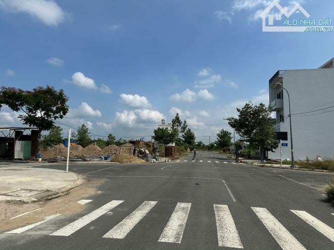 Bán lô đất TTHC Trảng Bom DT:95m2 Giá 2tỷ4 Đối diện BVQT, Sát QL1A, Dân cư đông đúc, SHR. - 3