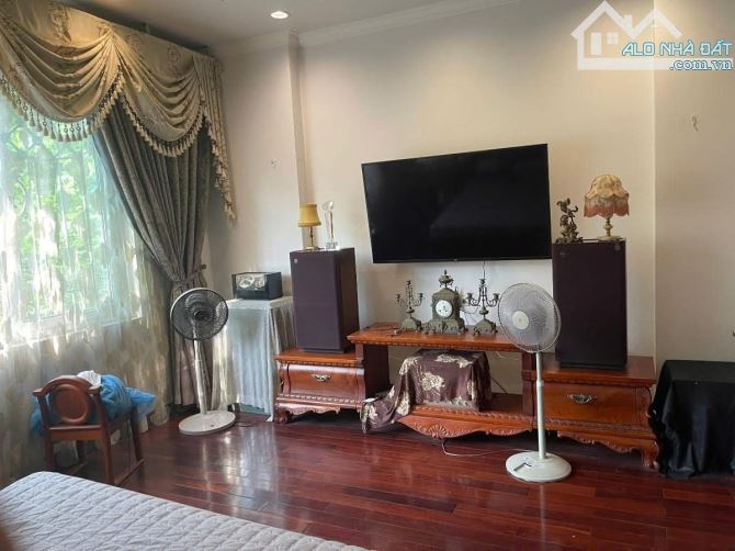 Bán nhà phân lô vỉa hè, ô tô tránh Hoàng Quốc Việt, Cầu Giấy 100m MT 8m 33 tỷ - 3