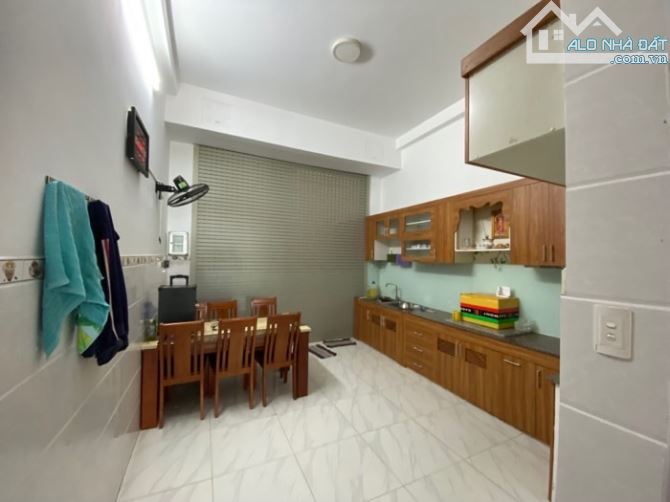 Chỉ 9 .5 tỷ - Bán nhà đẹp 4 tầng - 76m2 - 4.2x17 - Hẻm nhựa 14m - Tân Hòa Đông - Bình Tân - 3