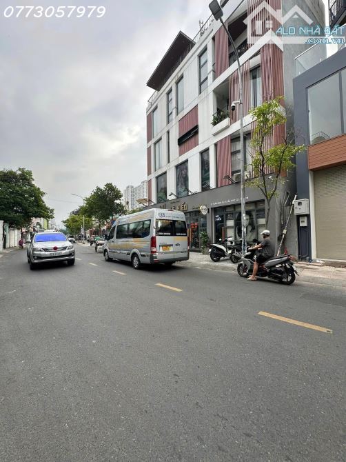 BÁN TÒA NHÀ 8 TẦNG TRẦN ĐÌNH XU, P. CẦU KHO, Q.1 DT 10X30M HĐ THUÊ 160TR - 3